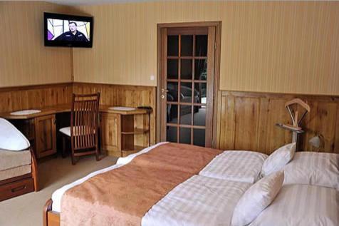 Trojka Hotel Es Panzio Szolnok Værelse billede